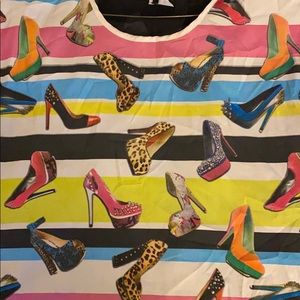 A shoe shirt